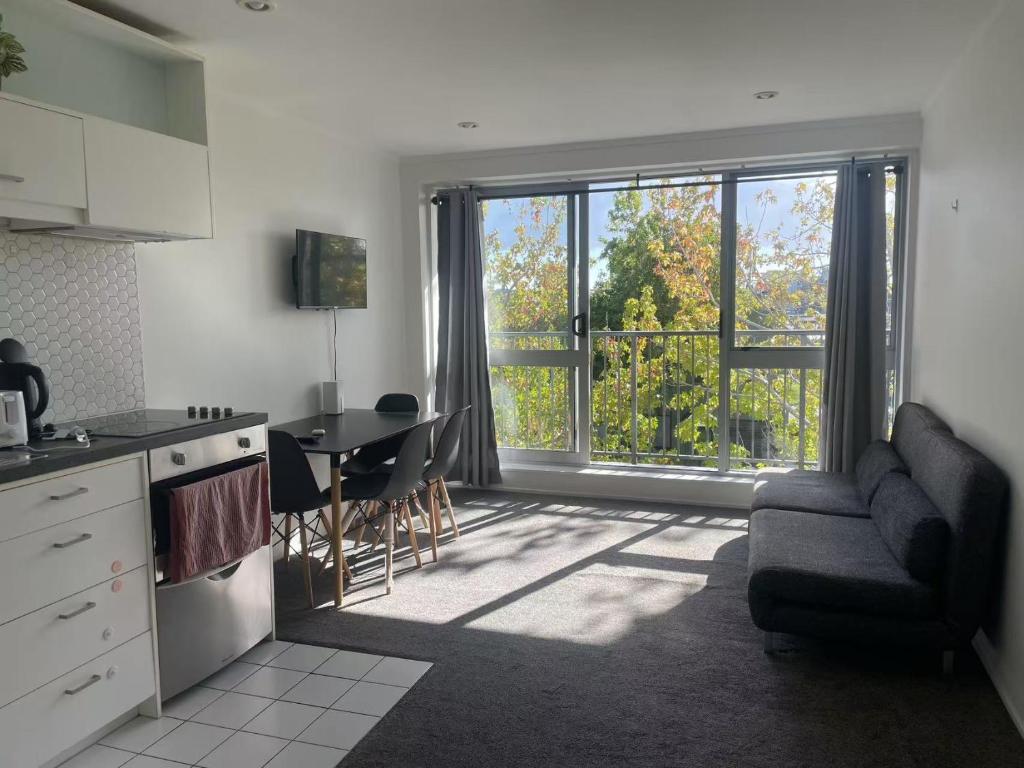 Arthur house 2 bedrooms balcony good view wifi easy parking - Resim 14