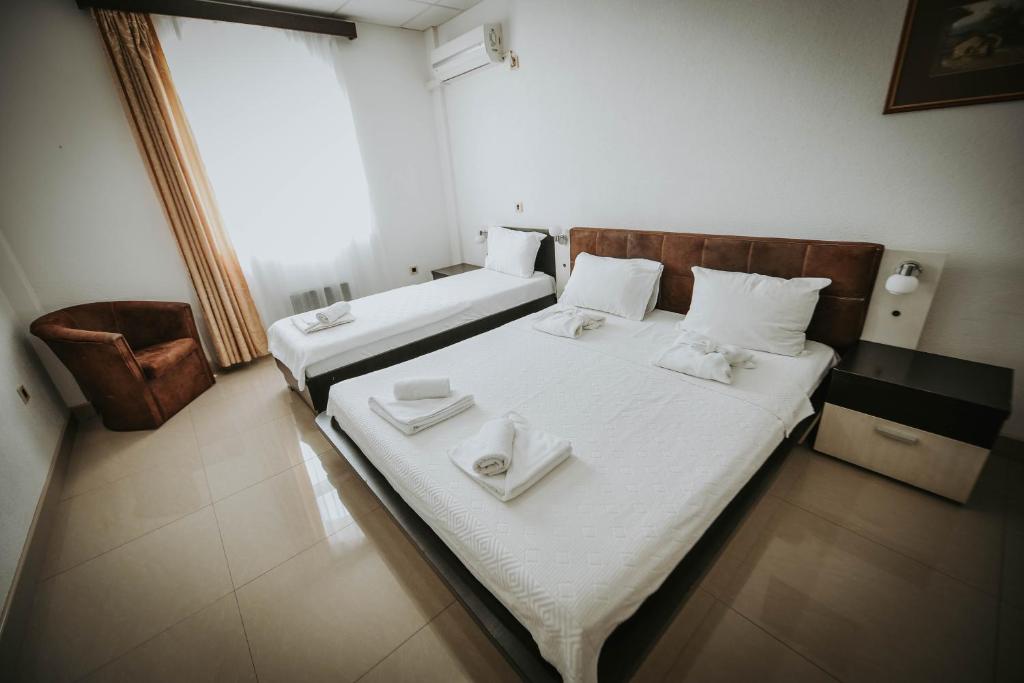 Hotel Mlavske Terme Ždrelo客房内的一张或多张床位