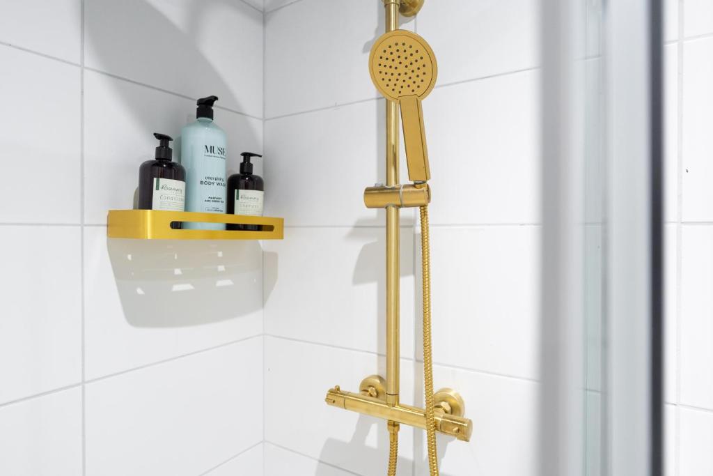 RST Bramley Boutique - Resim 7