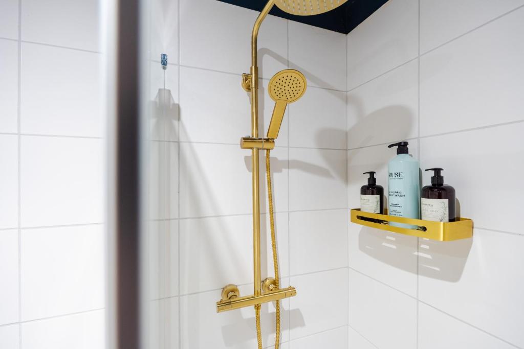 RST Bramley Boutique - Resim 3