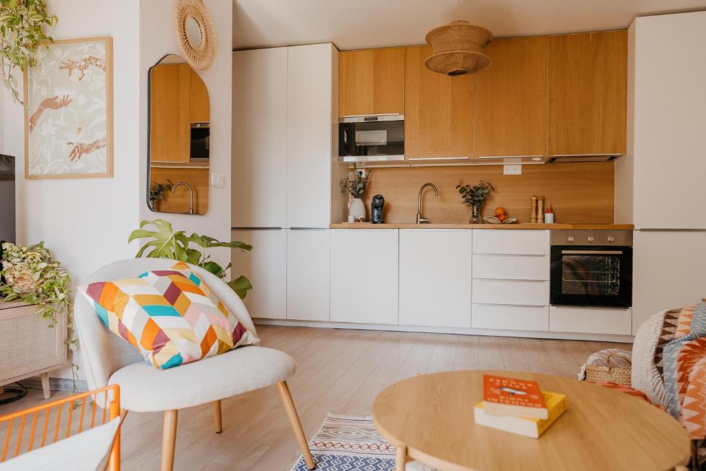 Kuchyň nebo kuchyňský kout v ubytování Old town Apartement with Balcony