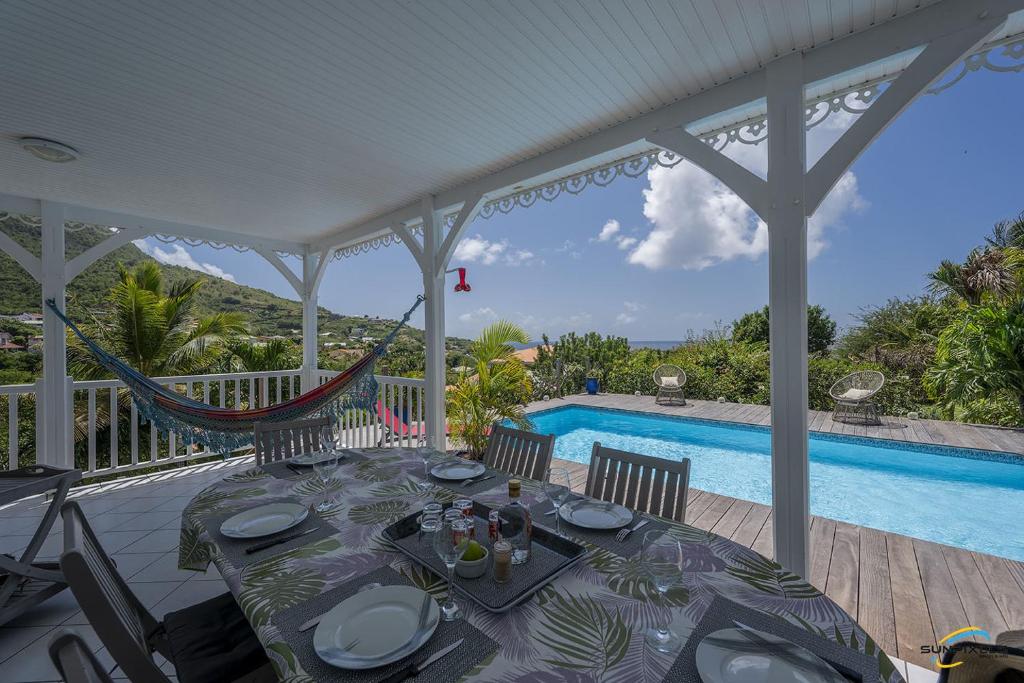 Bazén v ubytování Villa An ti kwen paradi 3 chambres avec piscine et vue mer nebo v jeho okolí