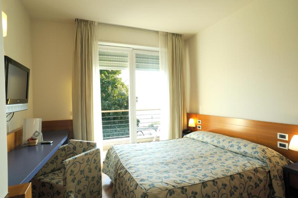 Hotel Le Roi - Habitación Doble Con Balcón Vista De Mar