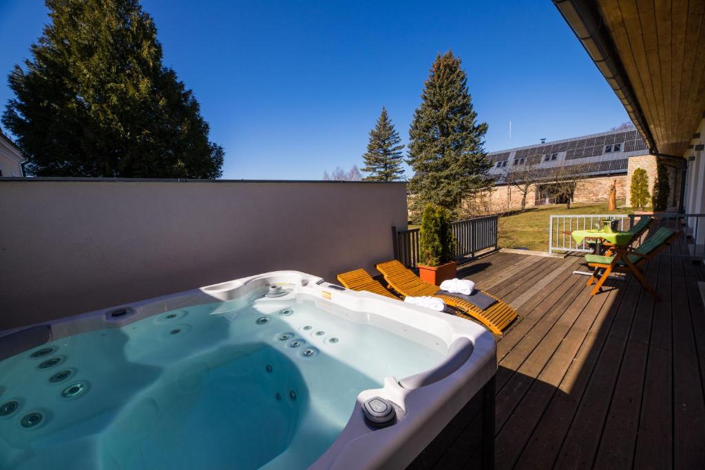 Resort Líšenský Dvůr - Deluxe Suite Mit Whirlpool
