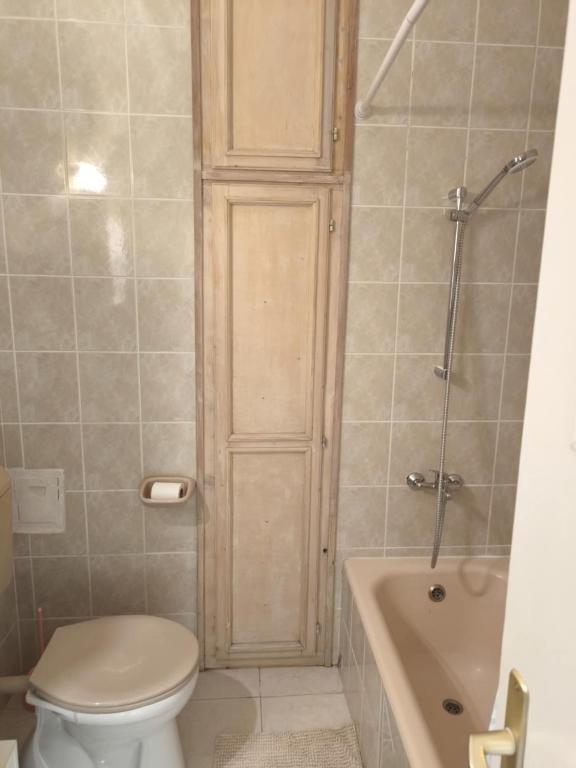 Kúpeľňa v ubytovaní Szeki Apartman