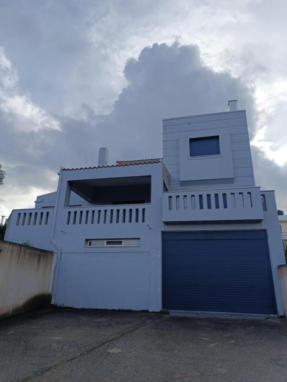 Το κτήριο όπου στεγάζεται  το διαμέρισμα