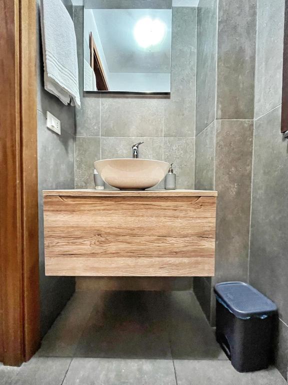 Koupelna v ubytování B&B Epos Acitrezza