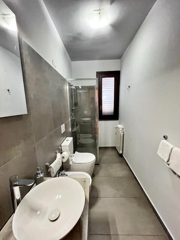 Koupelna v ubytování B&B Epos Acitrezza
