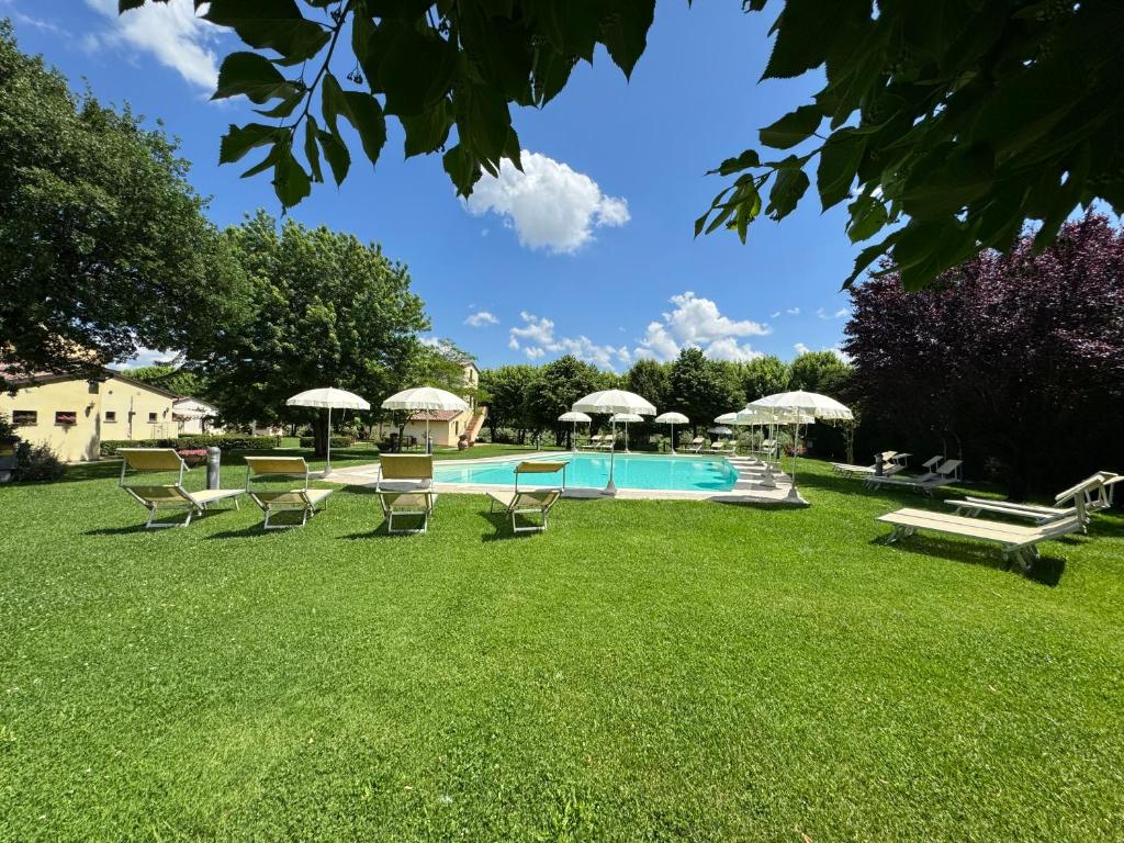The swimming pool at or close to La Locanda dei Golosi
