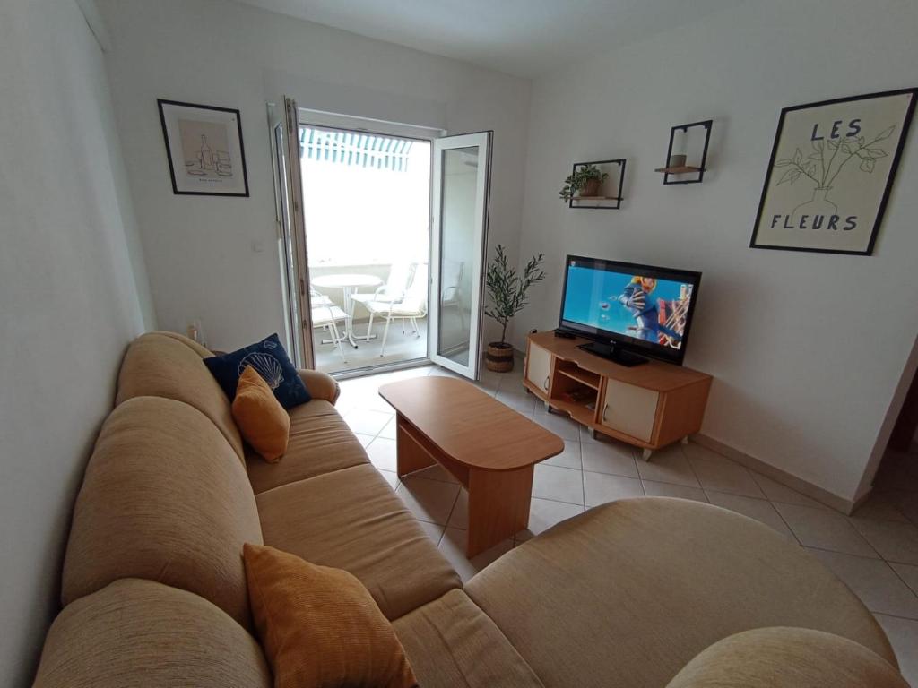 Photo de la galerie de l'établissement Apartment TIM Baška Voda, à Baška Voda