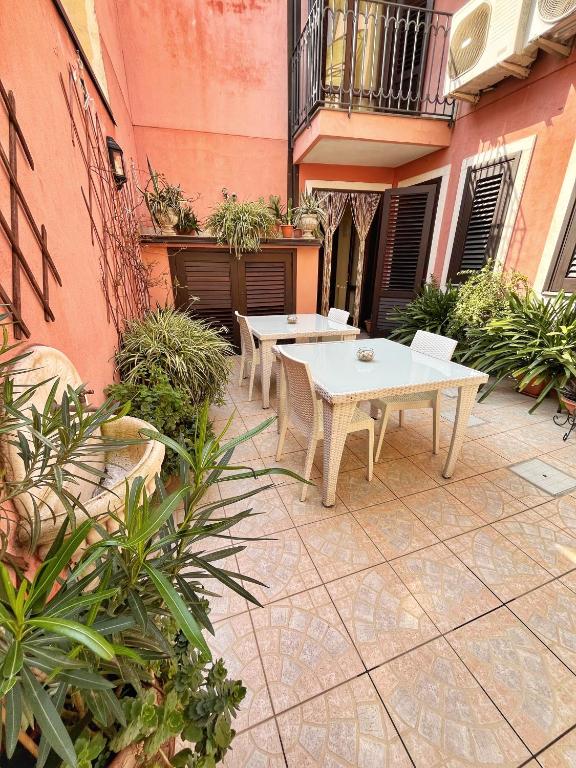 Balkón nebo terasa v ubytování B&B Epos Acitrezza