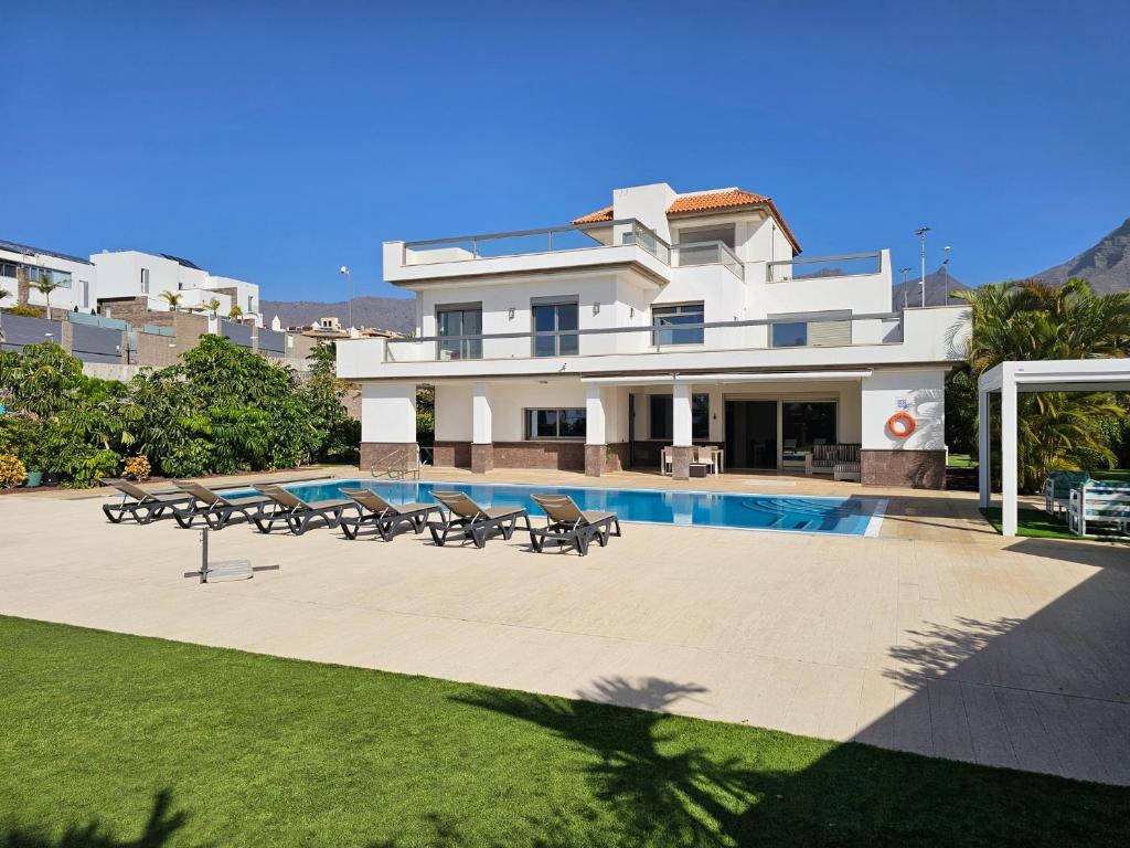 KARAT Villa Oasis del Duque