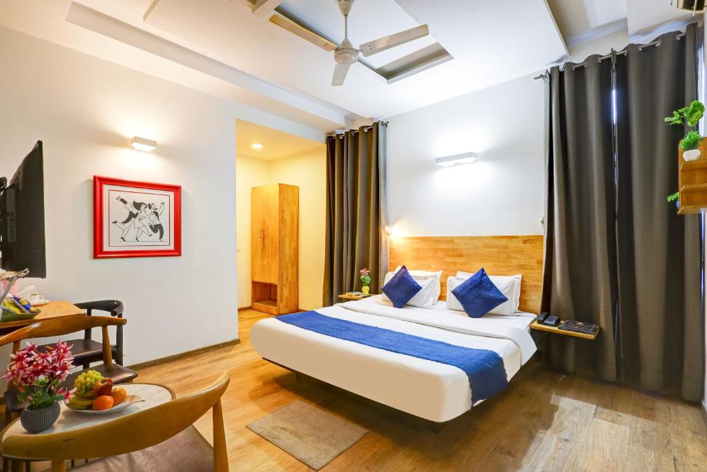 Postel nebo postele na pokoji v ubytování Hotel Wedlock Sector - 47