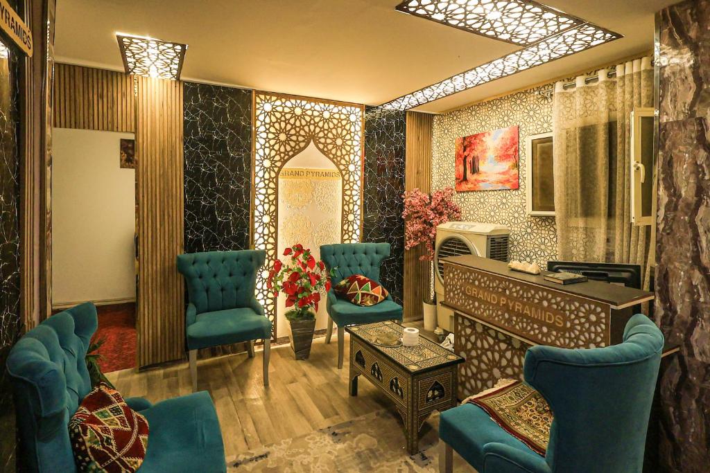 Posezení v ubytování Grand Pyramids Inn