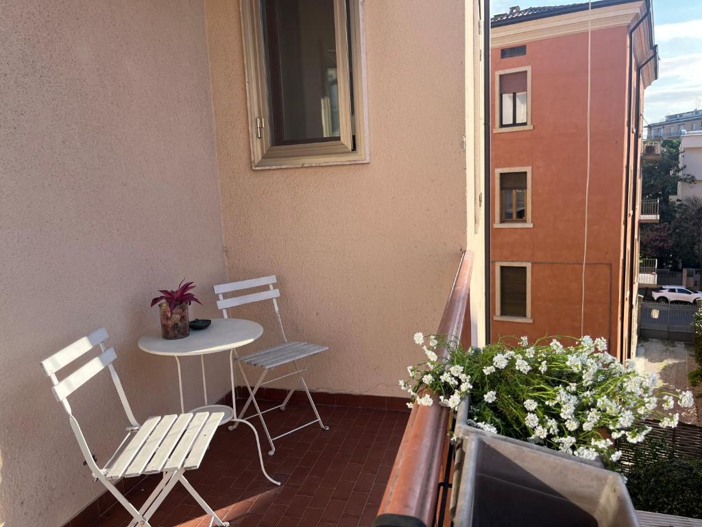 Balkón nebo terasa v ubytování Fleur Blanche