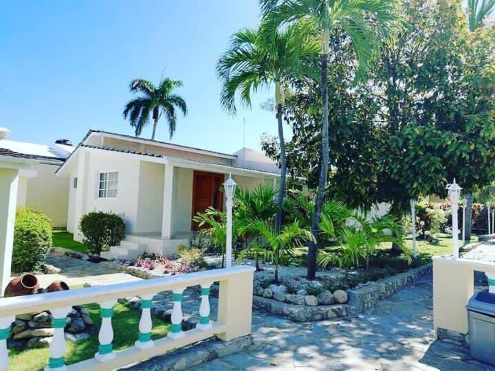 Taman di luar Villas Jazmin