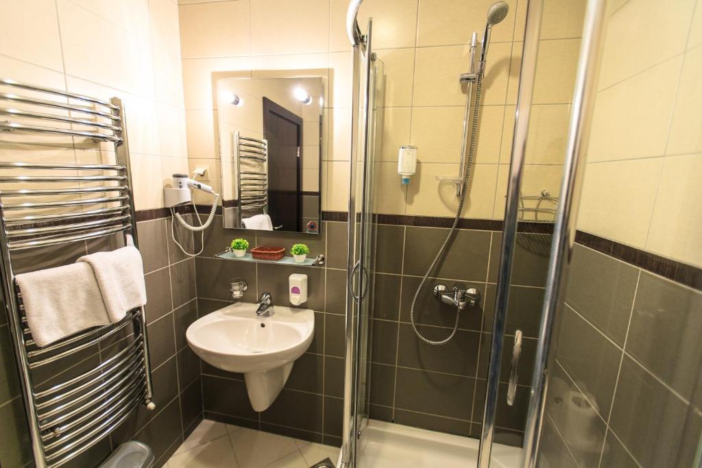 Lucic Rooms & Suites - 8