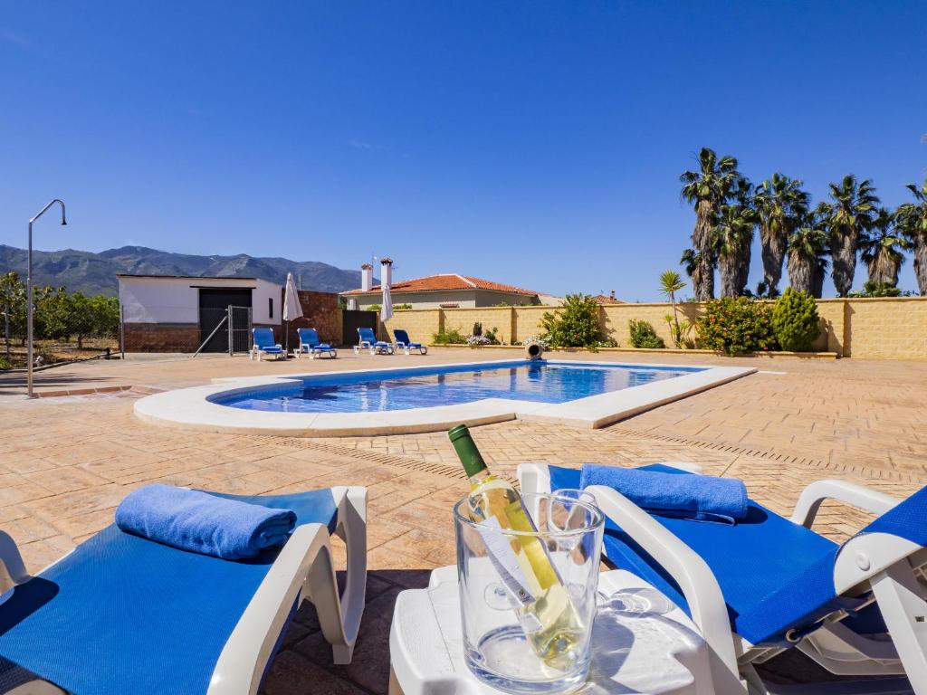 Bazén v ubytování Cubo's Finca La Viña Angulo nebo v jeho okolí
