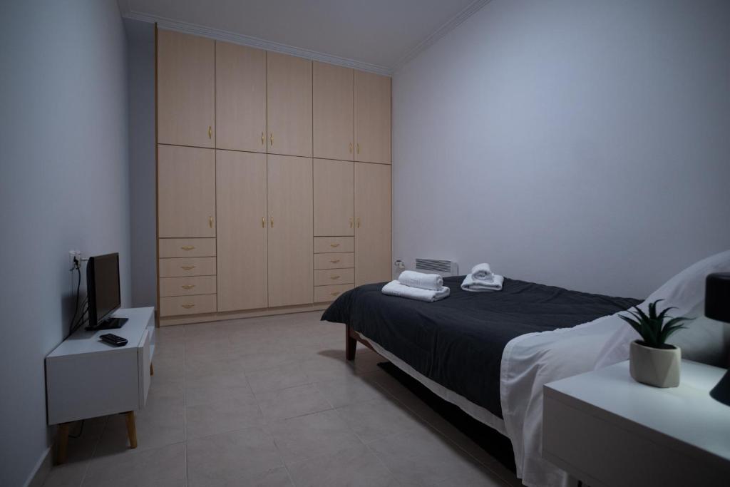 Postel nebo postele na pokoji v ubytování Spacious home