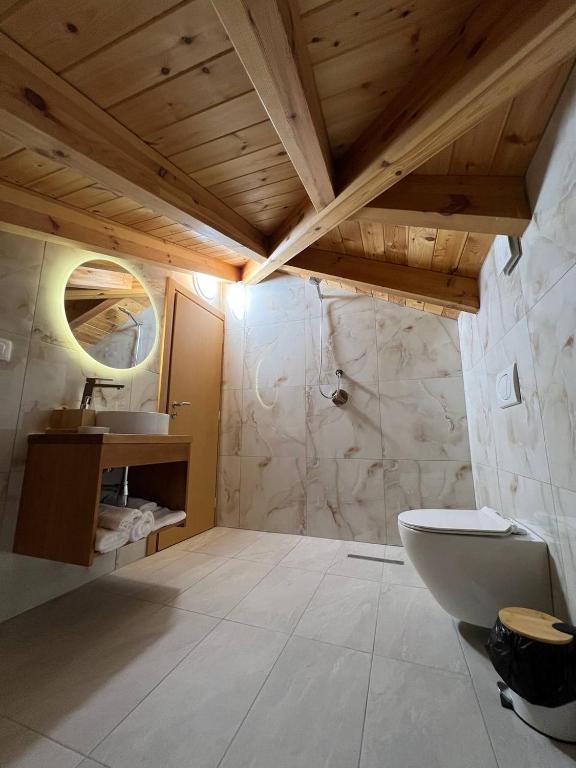 Koupelna v ubytování Tringa Guesthouse - Mrizi i Zanave