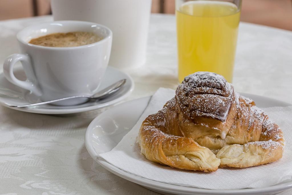 Hotel Center 3 - Resim 12