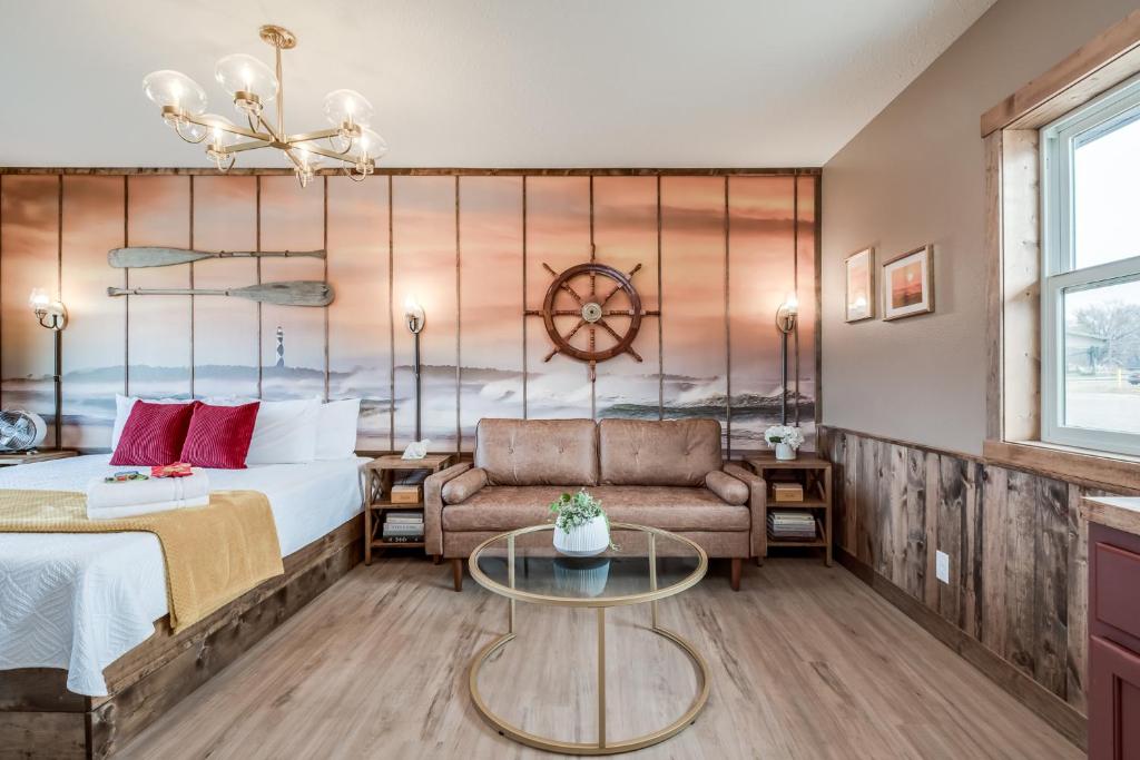Boutique Hotel King, Queen & Kitchen Suites Easy Drive to Downtown - Королевская студия