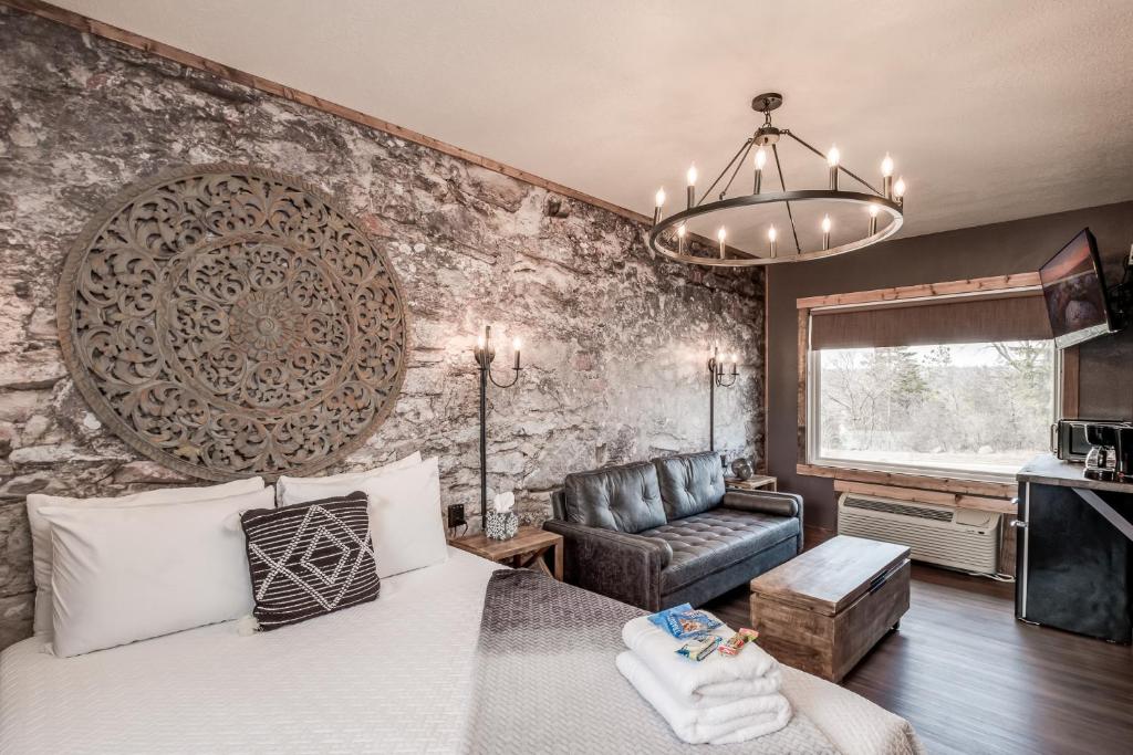 Boutique Hotel King, Queen & Kitchen Suites Easy Drive to Downtown - Суперлюкс