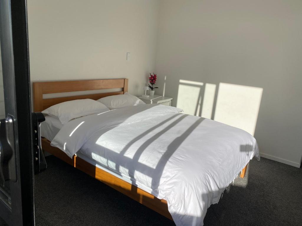 CozyNest4-private entrance and bath - Resim 9