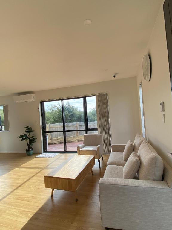 CozyNest4-private entrance and bath - Resim 16