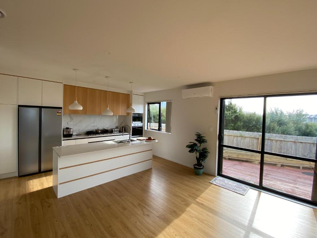 CozyNest4-private entrance and bath - Resim 4