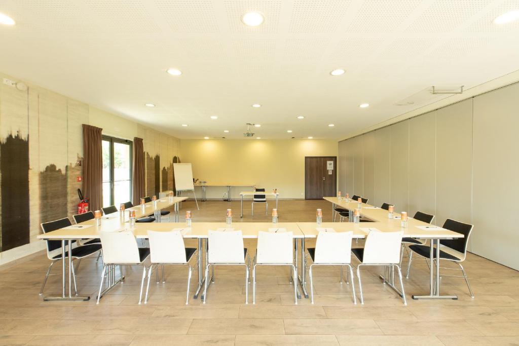 Golden Tulip Avignon Le Paradou - Resim 21