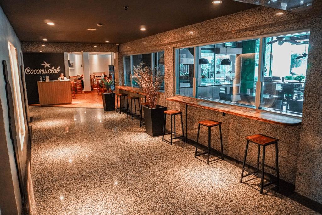 Veitingastaður eða matsölustaður á Hotel KIMAYA Slipi Jakarta By HARRIS