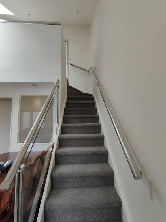 3 Double Beds and 1 Single Bed and 2 Double Sofa Beds in a small 2 Bedrooms Penthouse - Resim 21