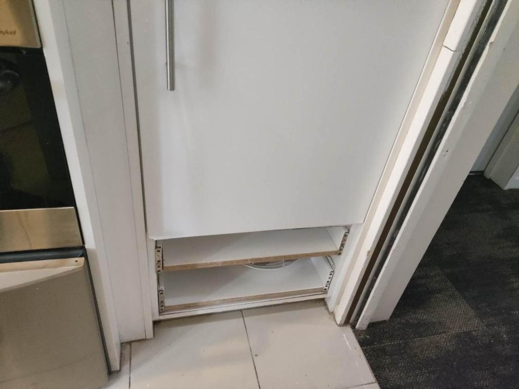 3 Double Beds and 1 Single Bed and 2 Double Sofa Beds in a small 2 Bedrooms Penthouse - Resim 23