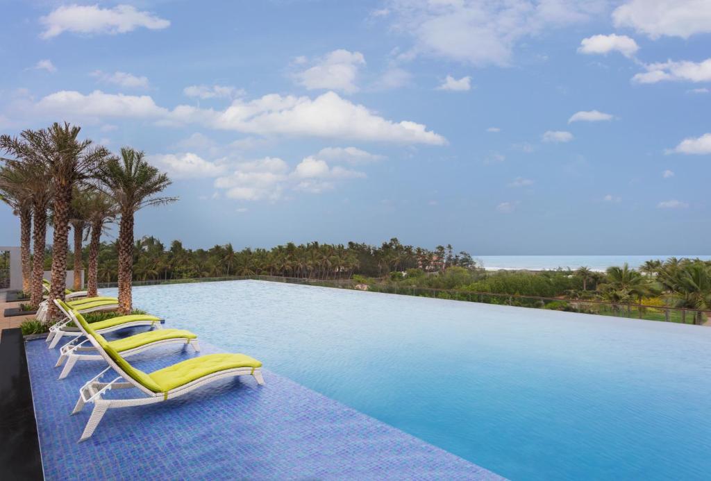 Bazén v ubytování Sheraton Grand Chennai Resort & Spa nebo v jeho okolí