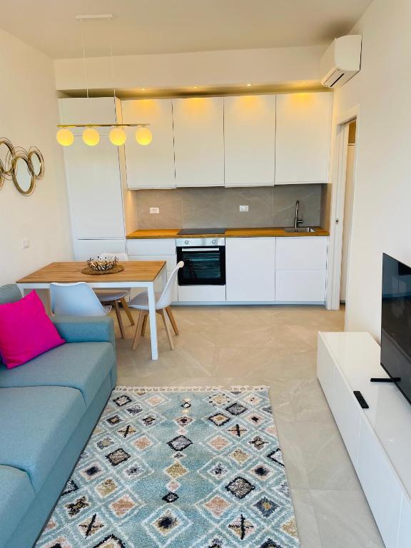 NEW 2 bedroom apartment in Navigli with a great view!