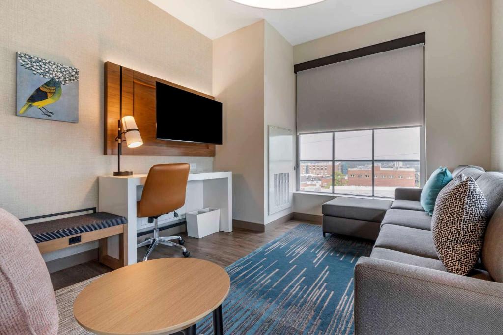 Cambria Hotel Columbia Downtown the Vistaにあるシーティングエリア