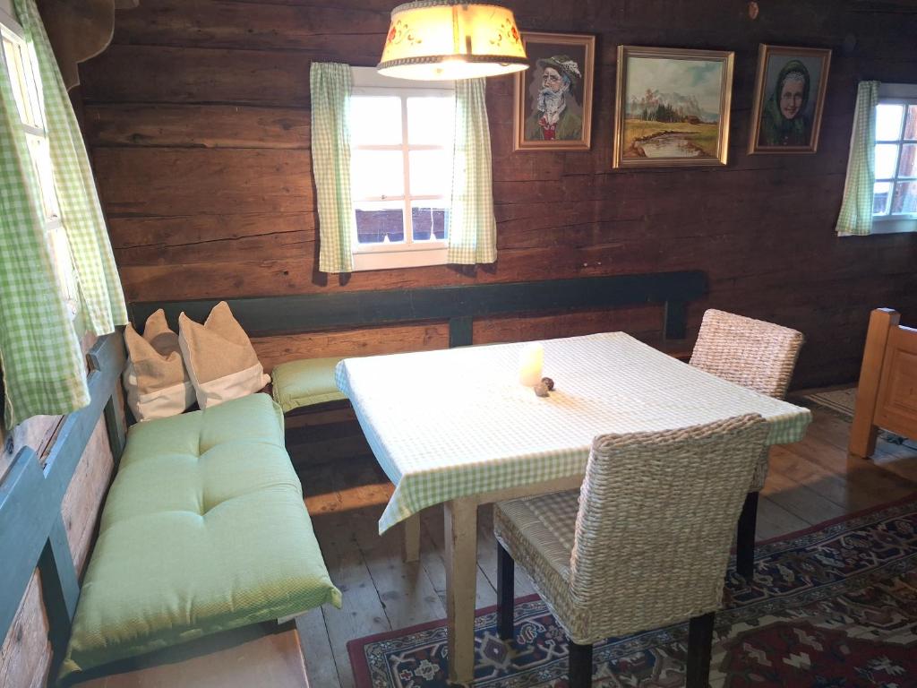 Posezení v ubytování Adlerhütte