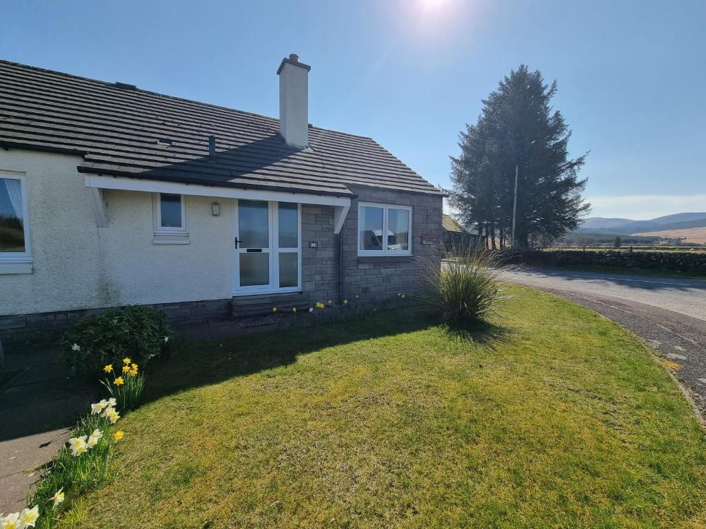 Lavender Cottage with Parking and Beautiful Views