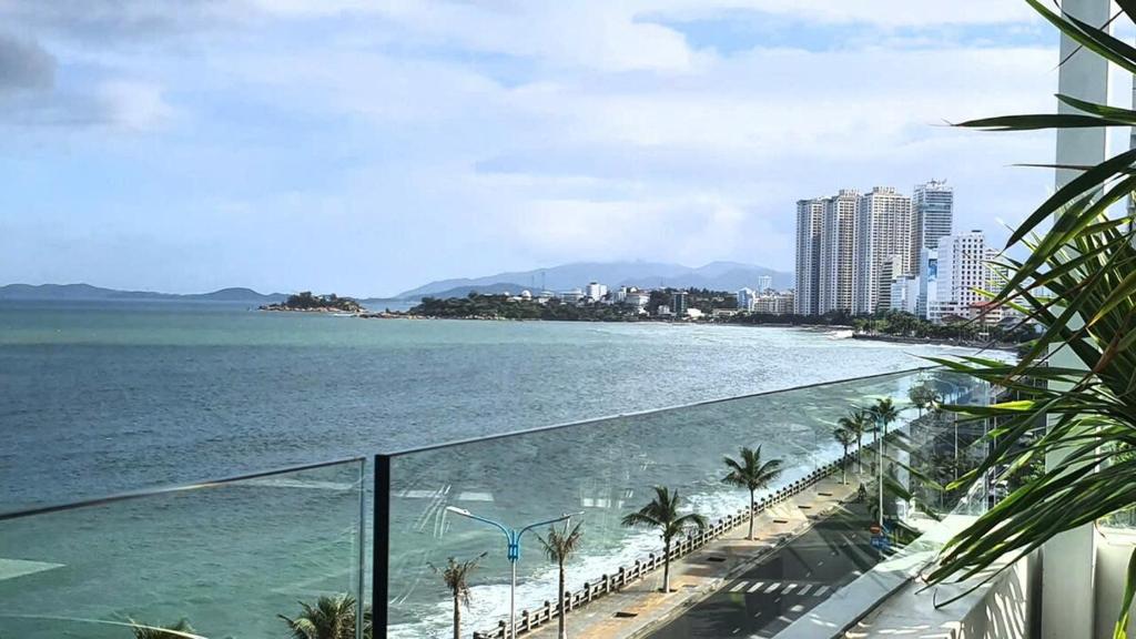 villa Oceanfront Nha Trang 12 phòng ngủ