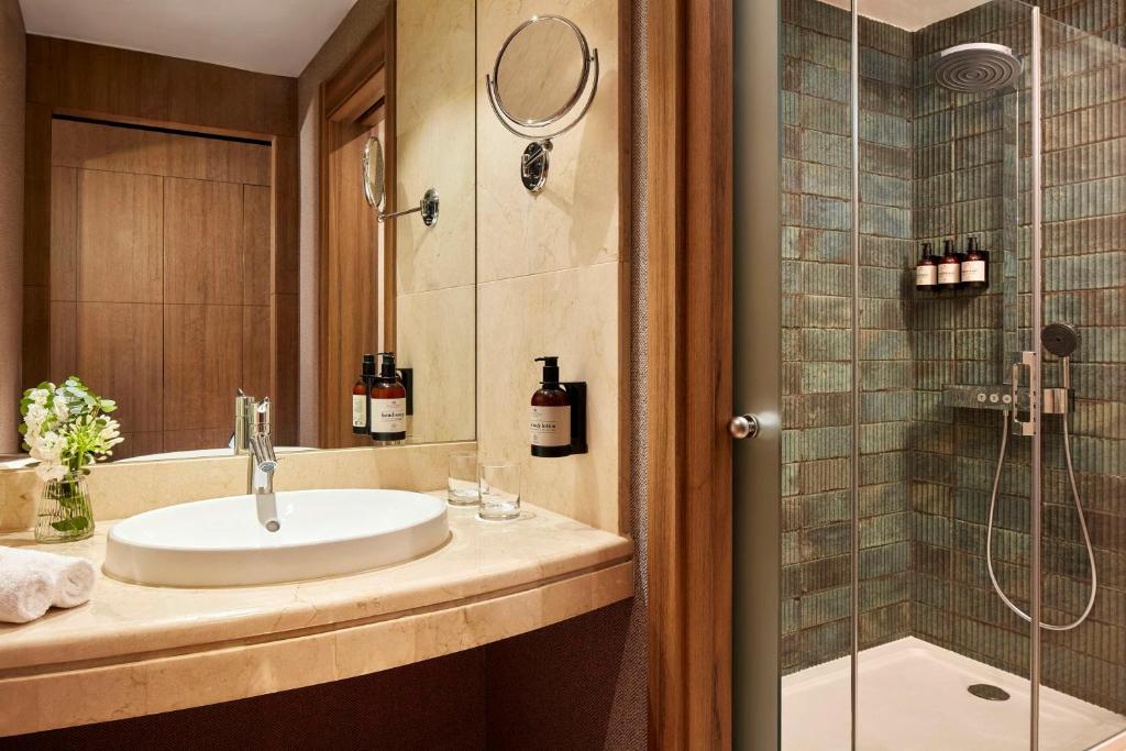 NH Collection Marbella - Resim 5