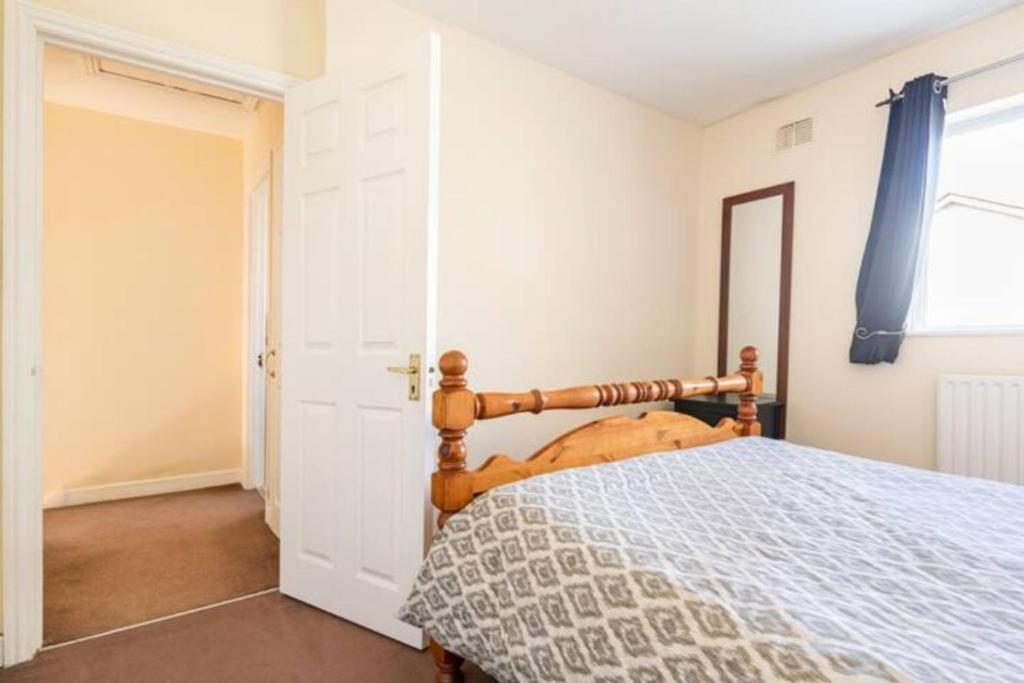 Postel nebo postele na pokoji v ubytování Home stay in Kimmage