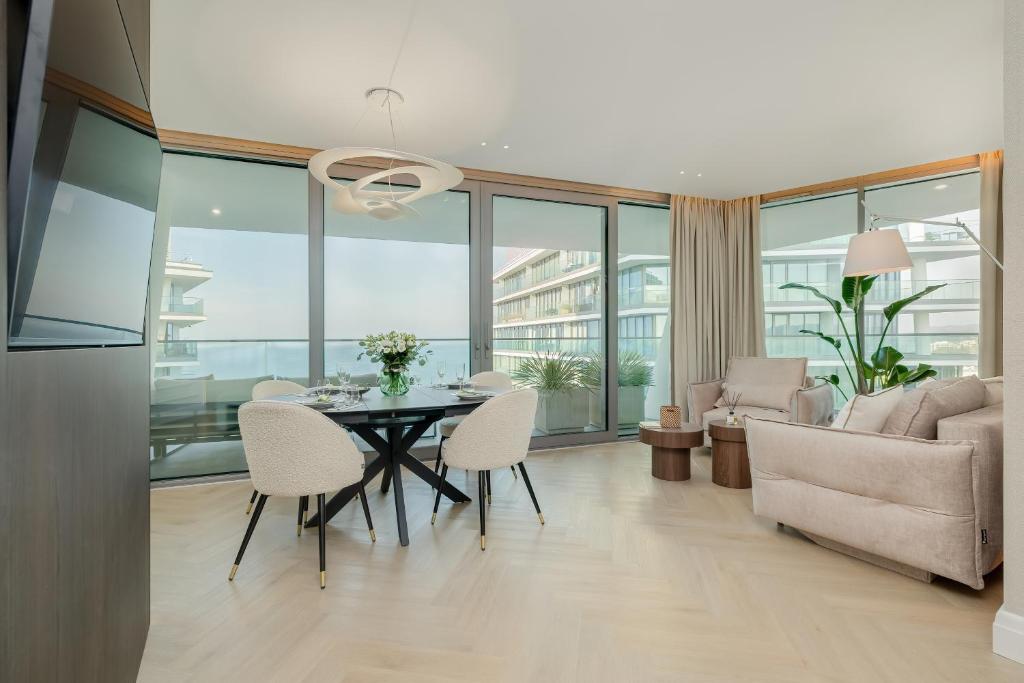 Posezení v ubytování Waveview Premium Apartment, 9th Floor