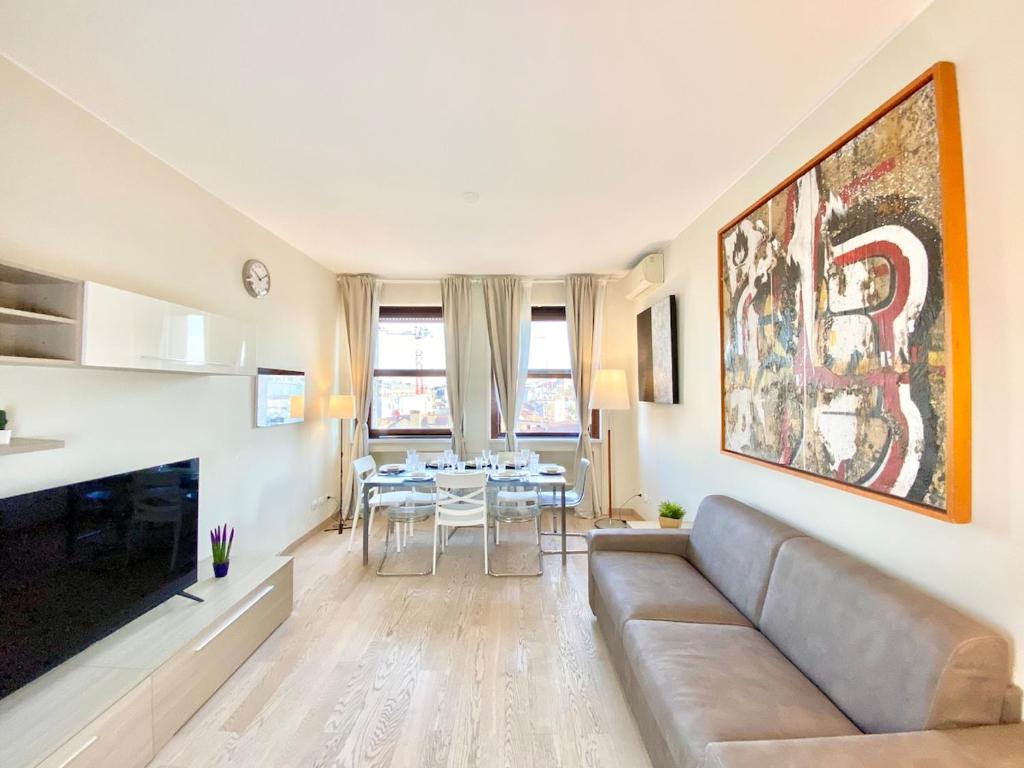 1 min Castle - 7 min Cathedral on Walk Prestige Apartment