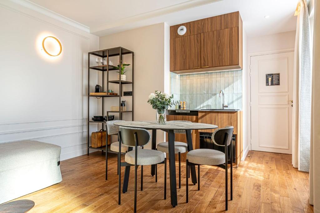 Villa SoPi Appart'Hotel by Patrick Hayat - Resim 34