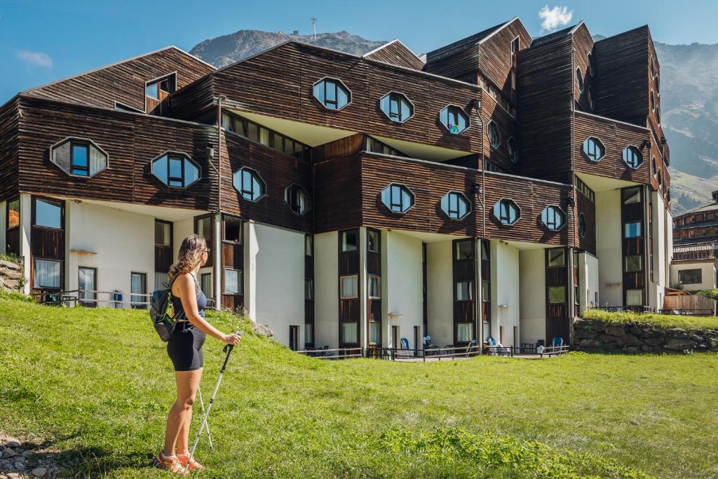 Nespecifikovaný výhled na hory nebo výhled na hory při pohledu z aparthotelu