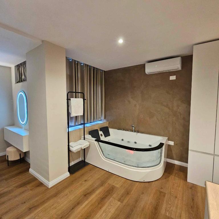 JACUZZI Tirana Center Apart
