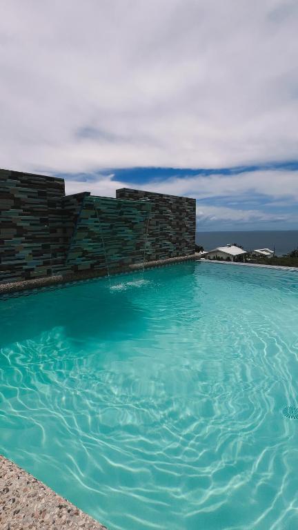 Bazén v ubytování Seaview Mansion Apartment 1 nebo v jeho okolí