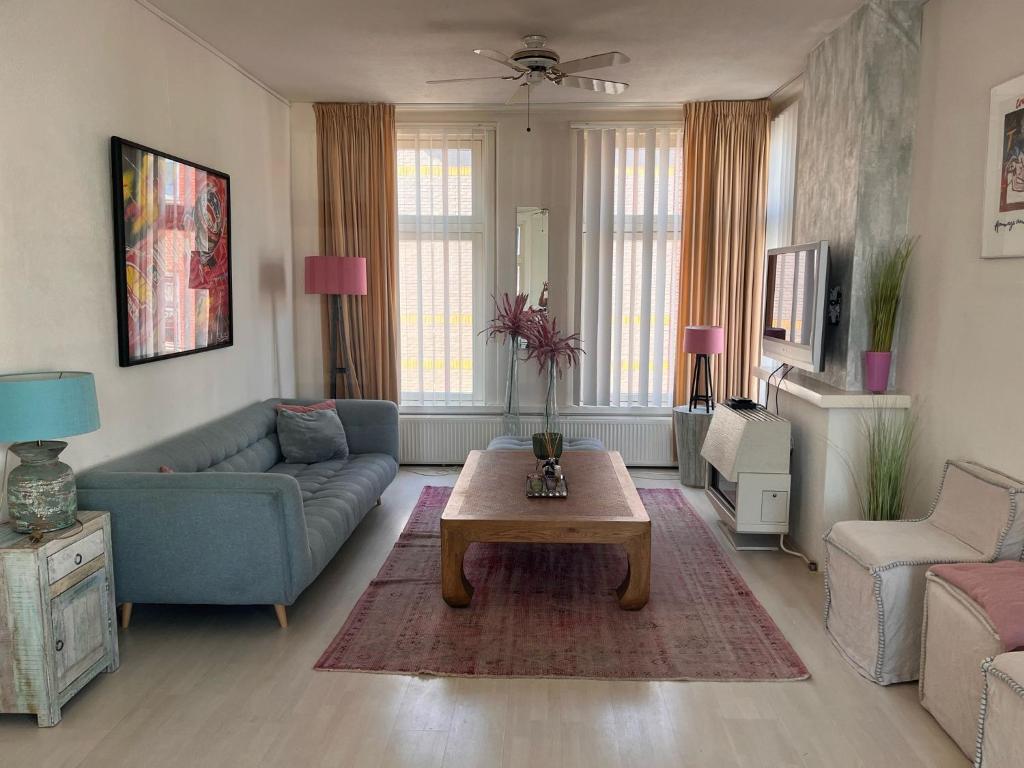 Posezení v ubytování Zandvoort Zenith - Beautiful Apartment