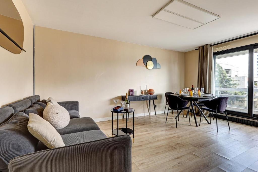 Photo de la galerie de l'établissement 5020 Suite Curial - Chic apartment Paris 19th, à Paris